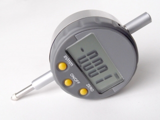 Odchýlkomer (úchylkomer) digitálny, tisícinový - 0.001mm / 0.00005", Dáta, KM